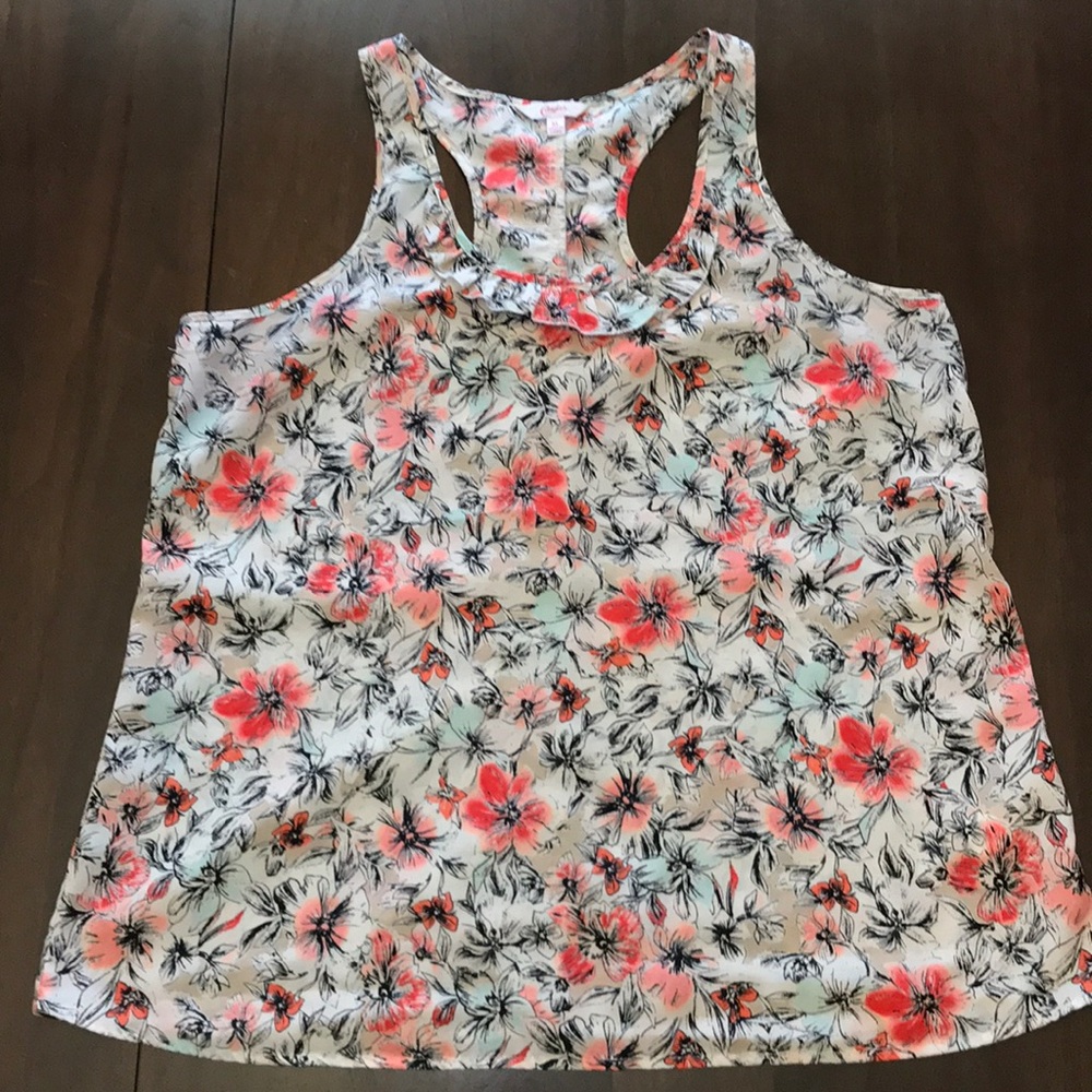 Candie’s flowy floral tank